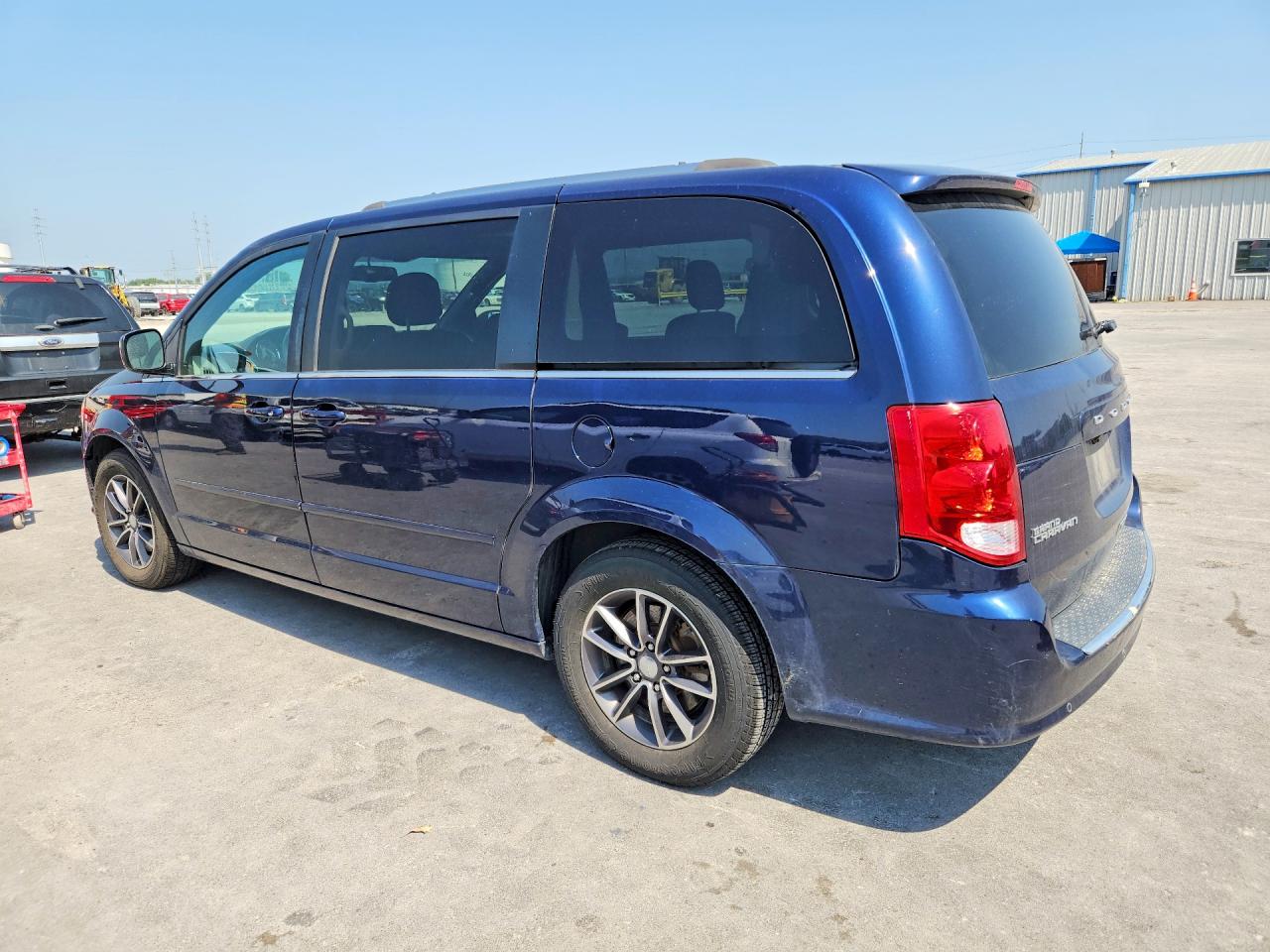 2017 DODGE GRAND CARAVAN SXT — снимка 2