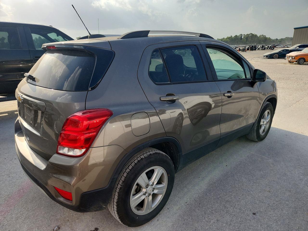 2022 CHEVROLET TRAX 1LT — снимка 3