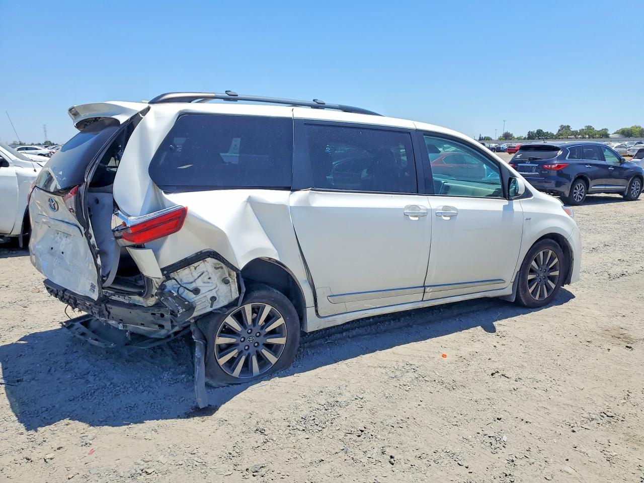 2020 TOYOTA SIENNA XLE PREMIUM 7-PASSENGER — снимка 3