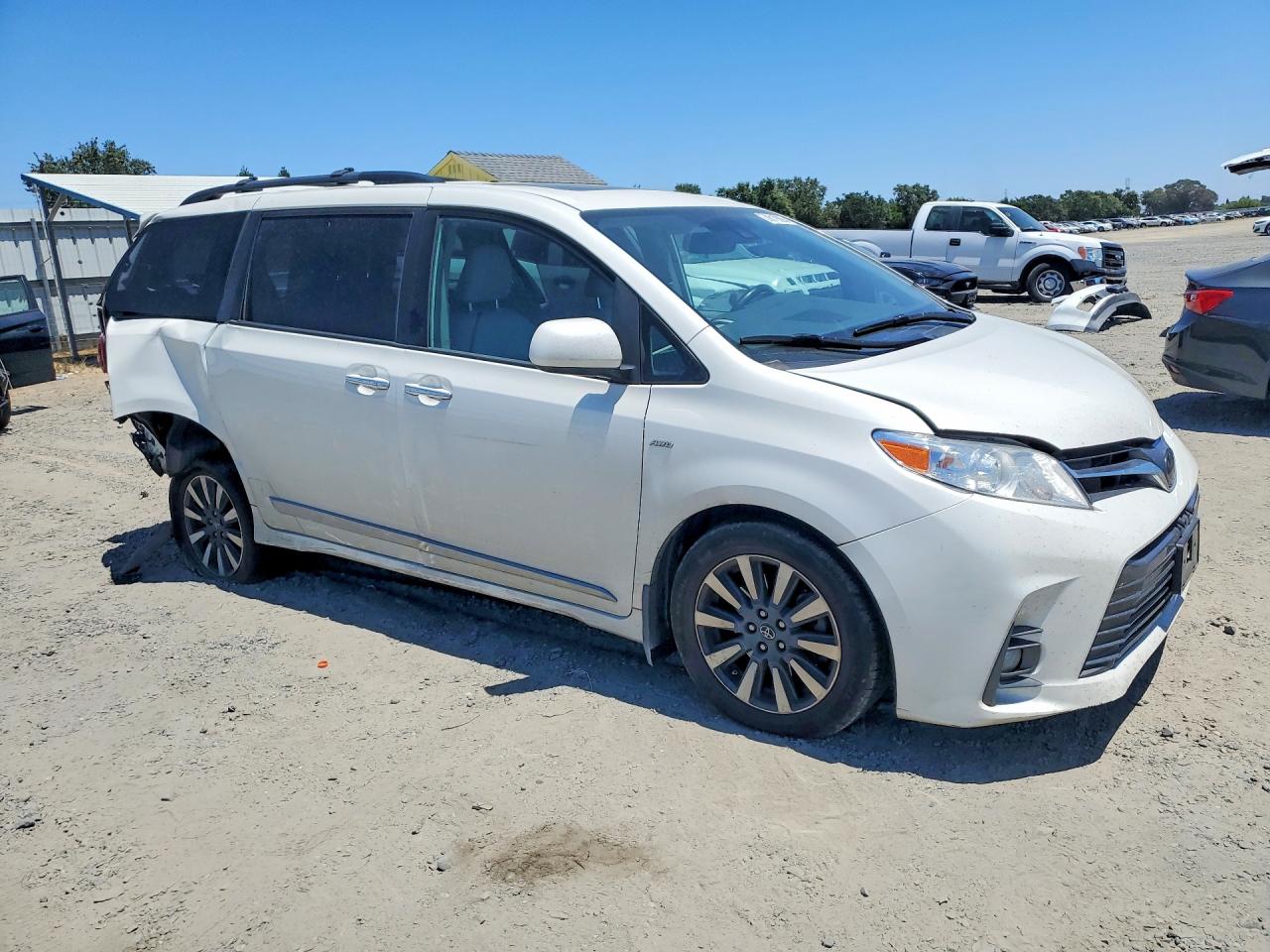 2020 TOYOTA SIENNA XLE PREMIUM 7-PASSENGER — снимка 4