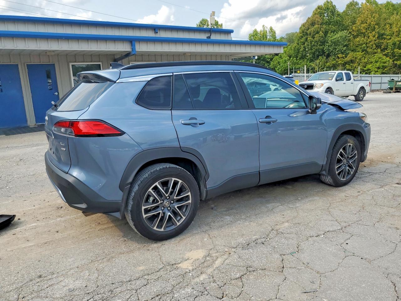 2026 TOYOTA COROLLA CROSS XLE — снимка 3