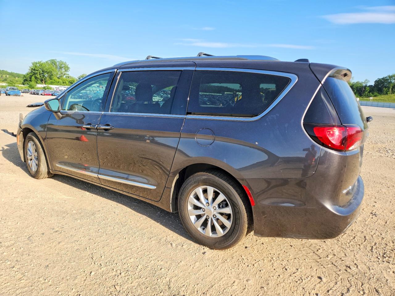 2018 CHRYSLER PACIFICA TOURING L — снимка 2