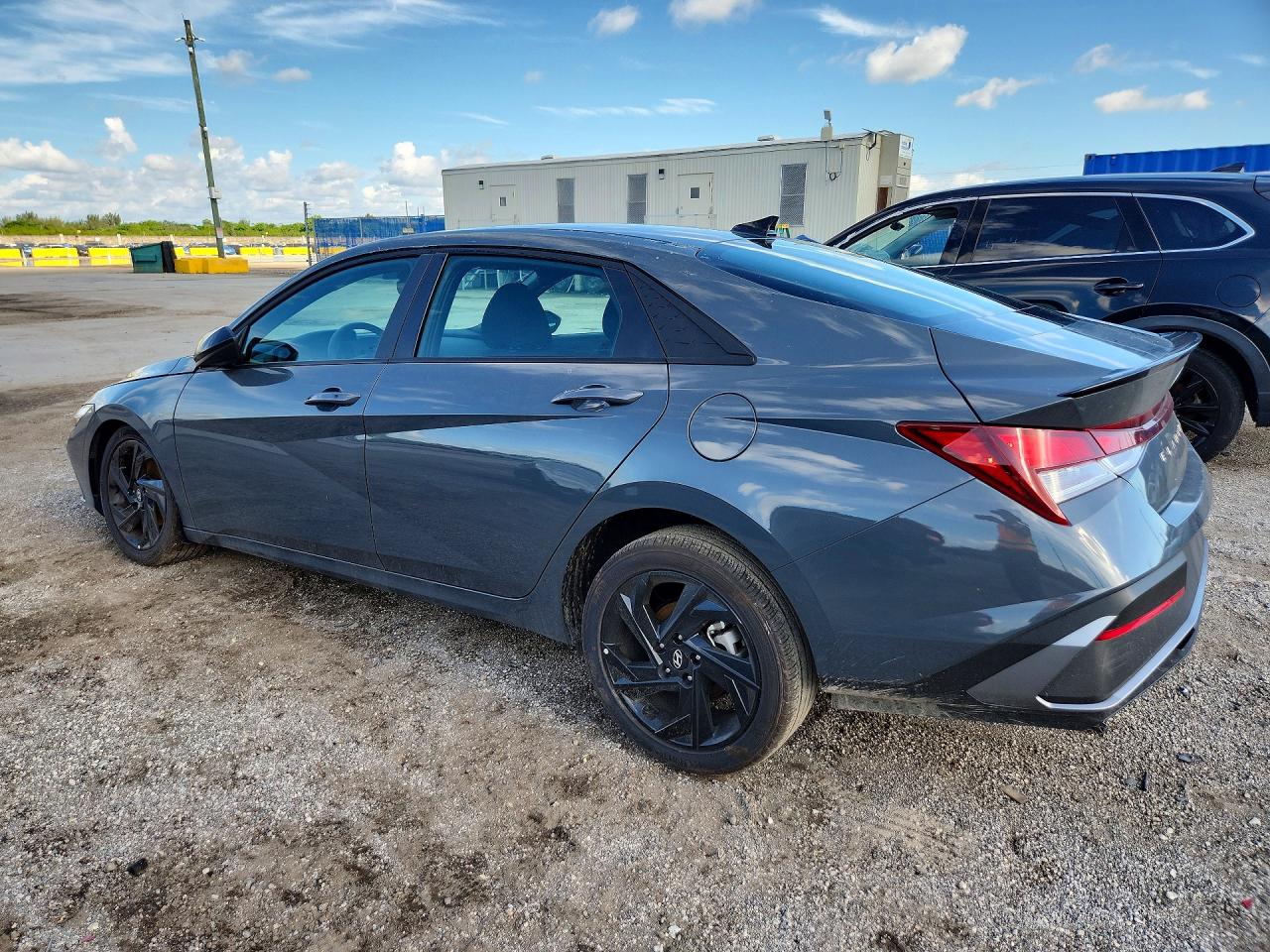 2026 HYUNDAI ELANTRA SEL SPORT — снимка 2
