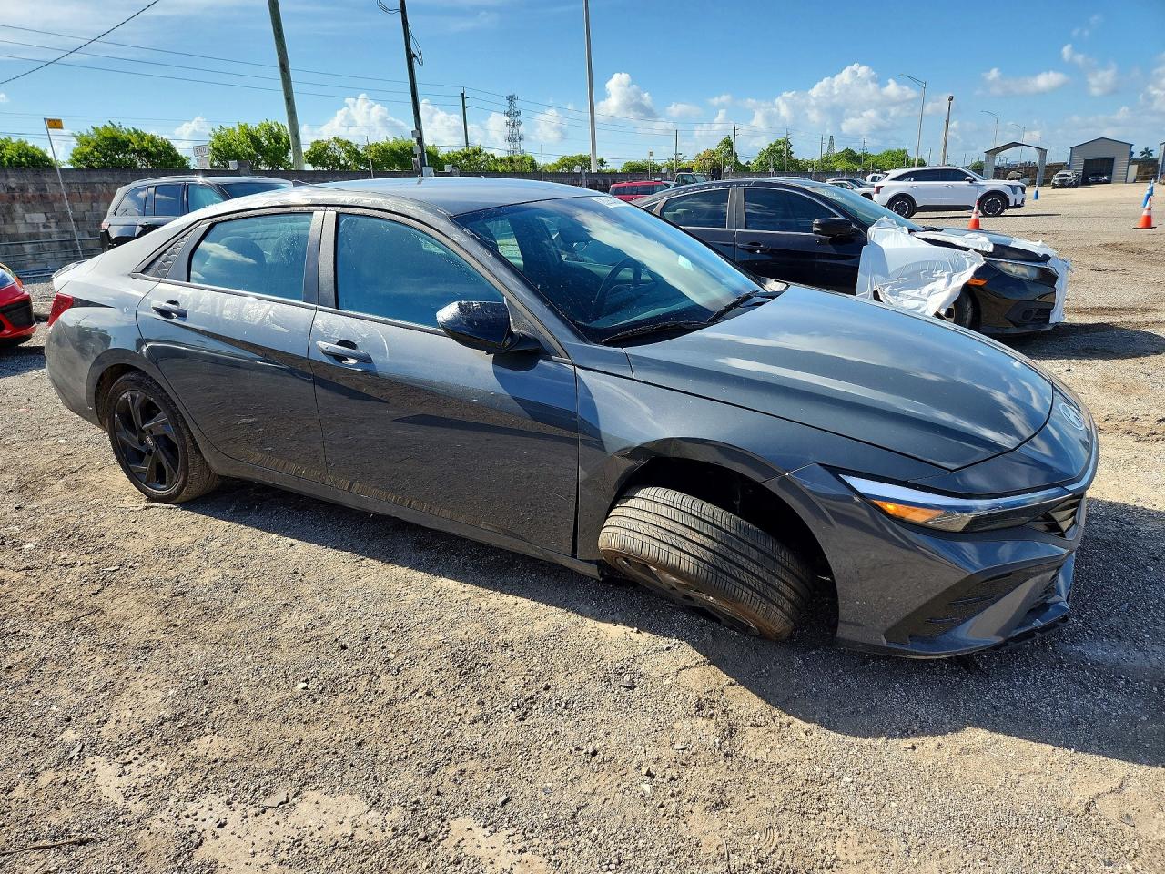 2026 HYUNDAI ELANTRA SEL SPORT — снимка 4