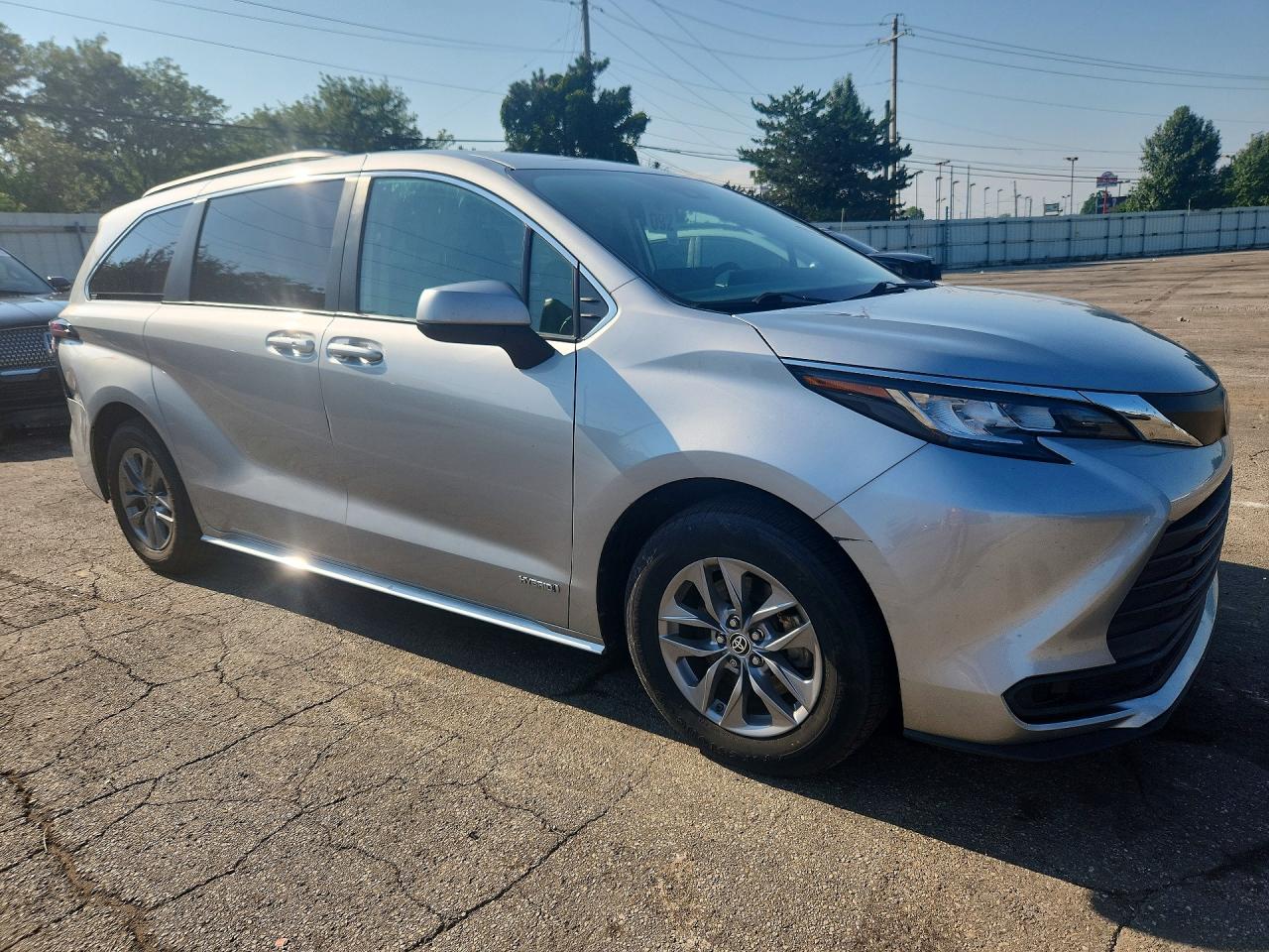 2021 TOYOTA SIENNA LE — снимка 4