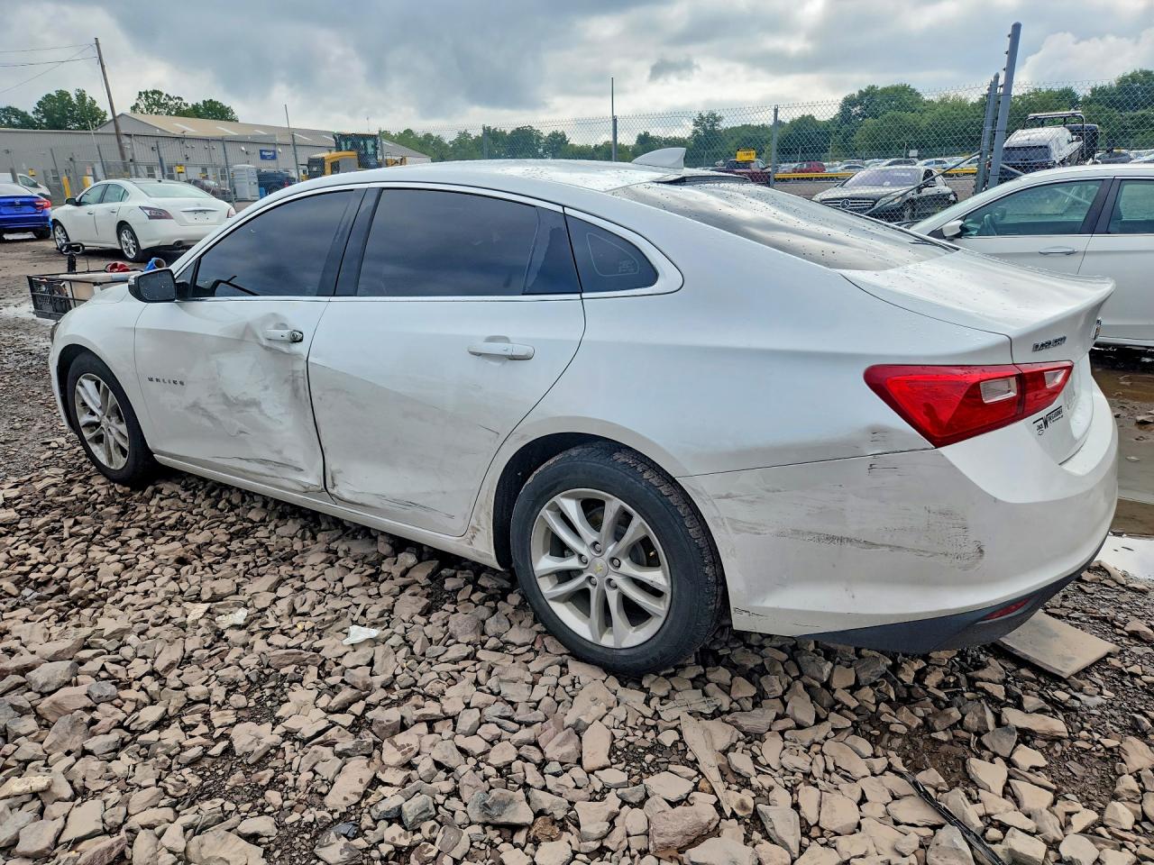 2017 CHEVROLET MALIBU LT — снимка 2