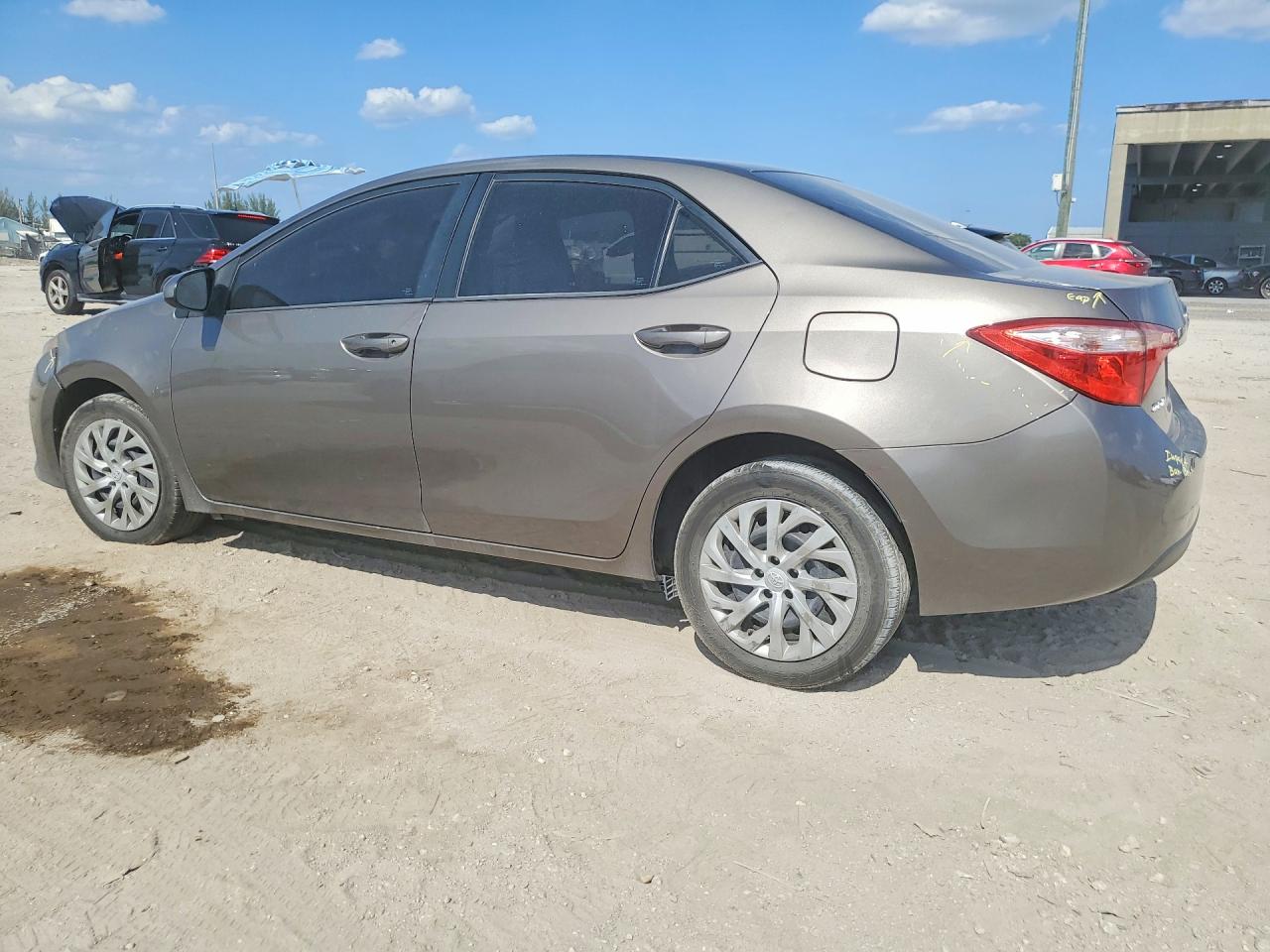 2018 TOYOTA COROLLA LE — снимка 2