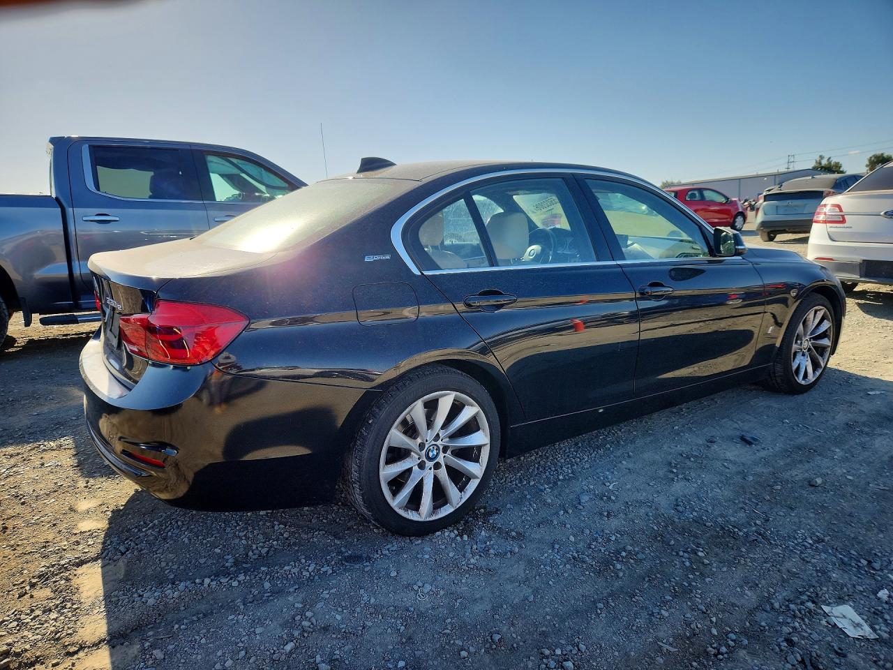 2017 BMW 330E — снимка 3