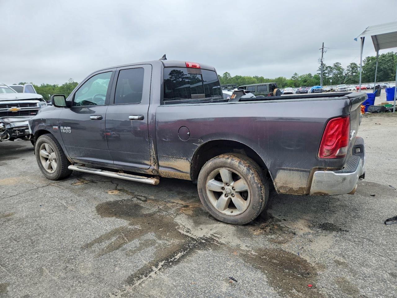 2017 RAM 1500 SLT — снимка 2