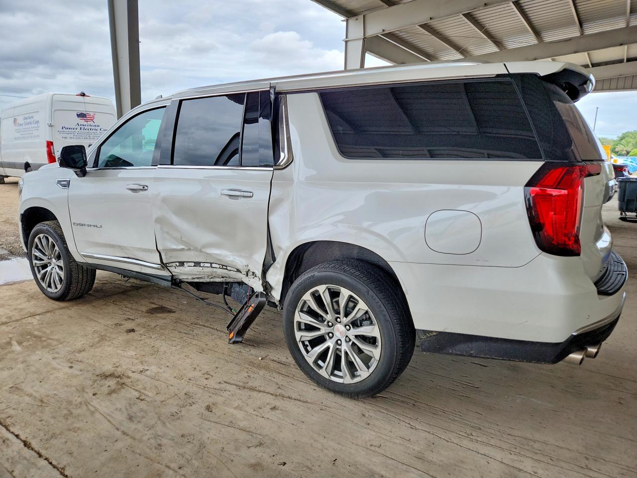 2022 GMC YUKON XL DENALI — снимка 2