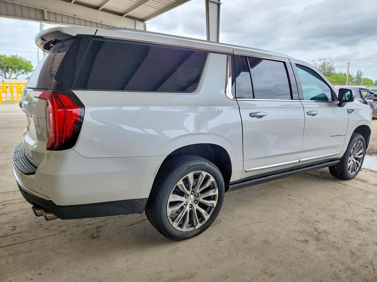 2022 GMC YUKON XL DENALI — снимка 3