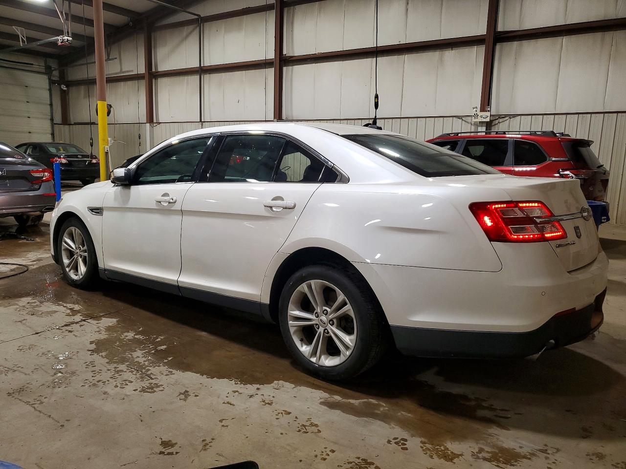 2015 FORD TAURUS SEL — снимка 2