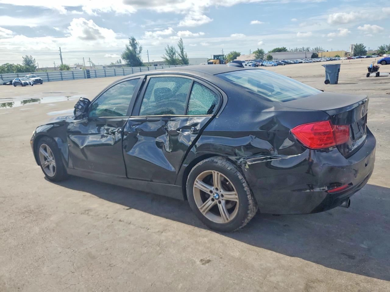 2013 BMW 320 I — снимка 2