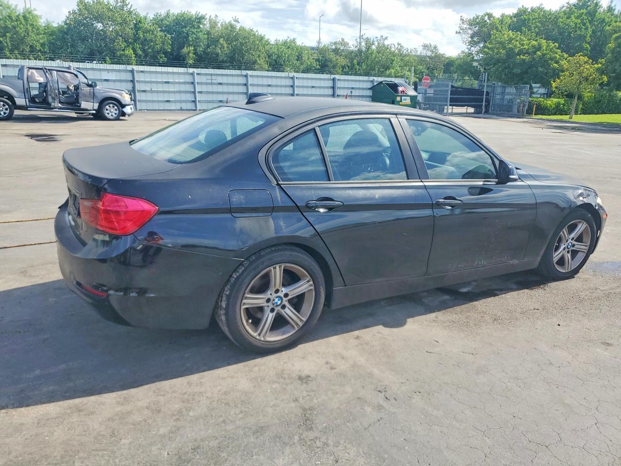 2013 BMW 320 I — снимка 3
