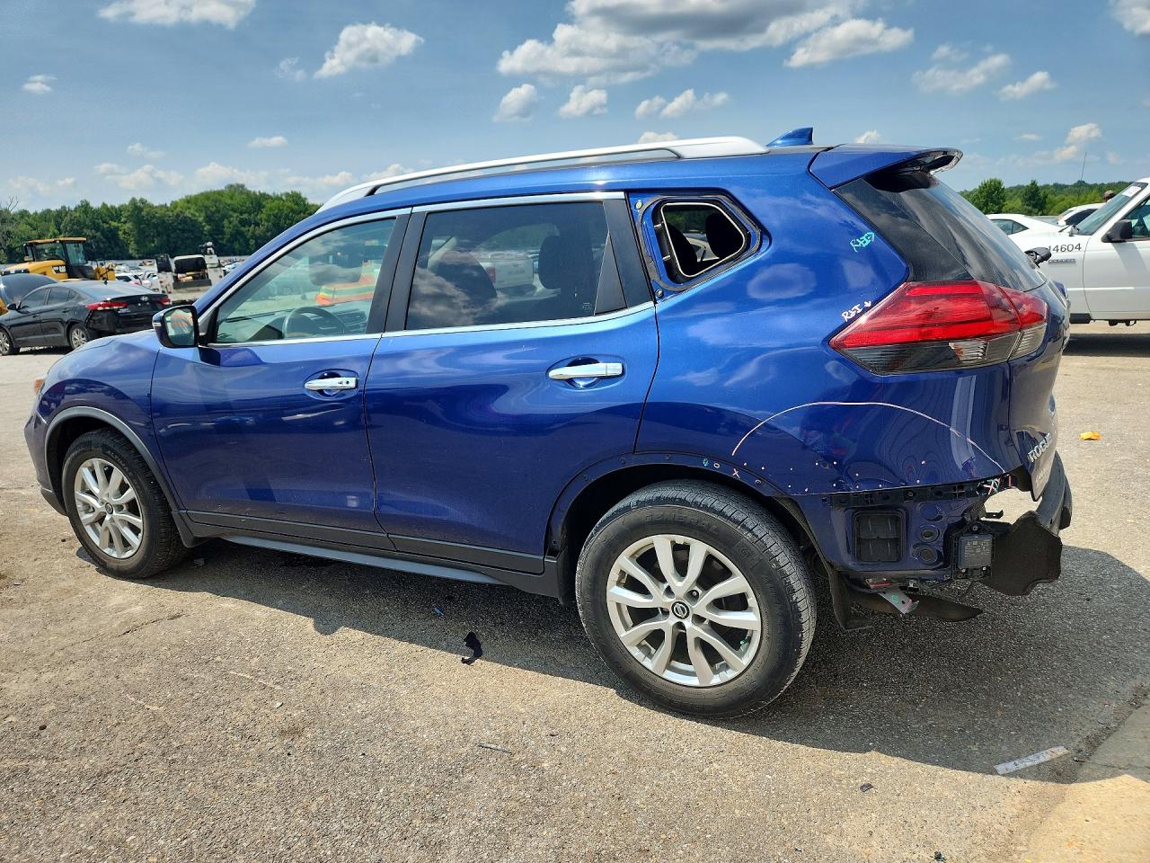 2017 NISSAN ROGUE SV — снимка 2