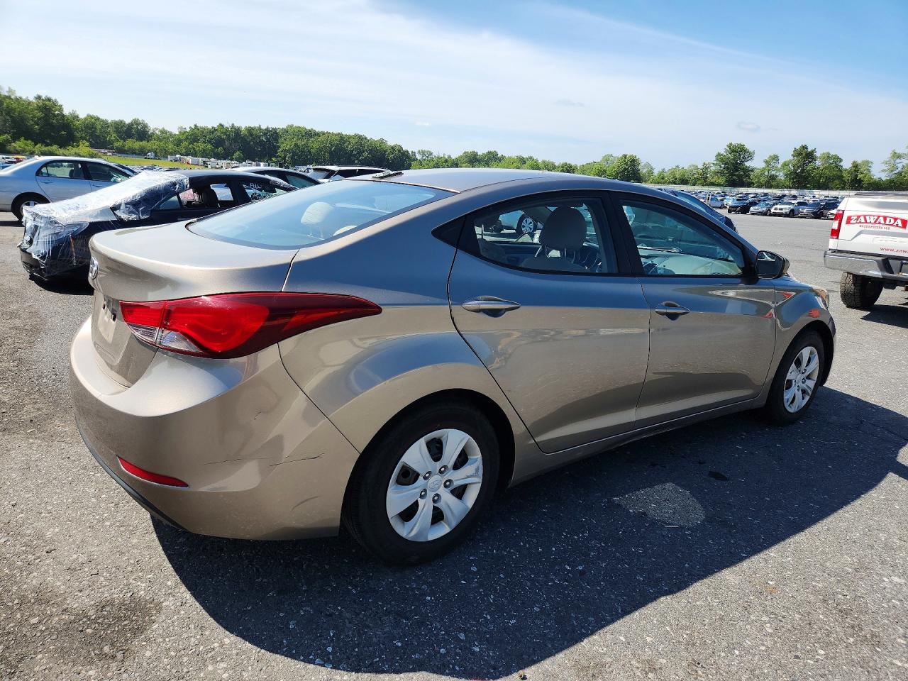 2016 HYUNDAI ELANTRA SE — снимка 3