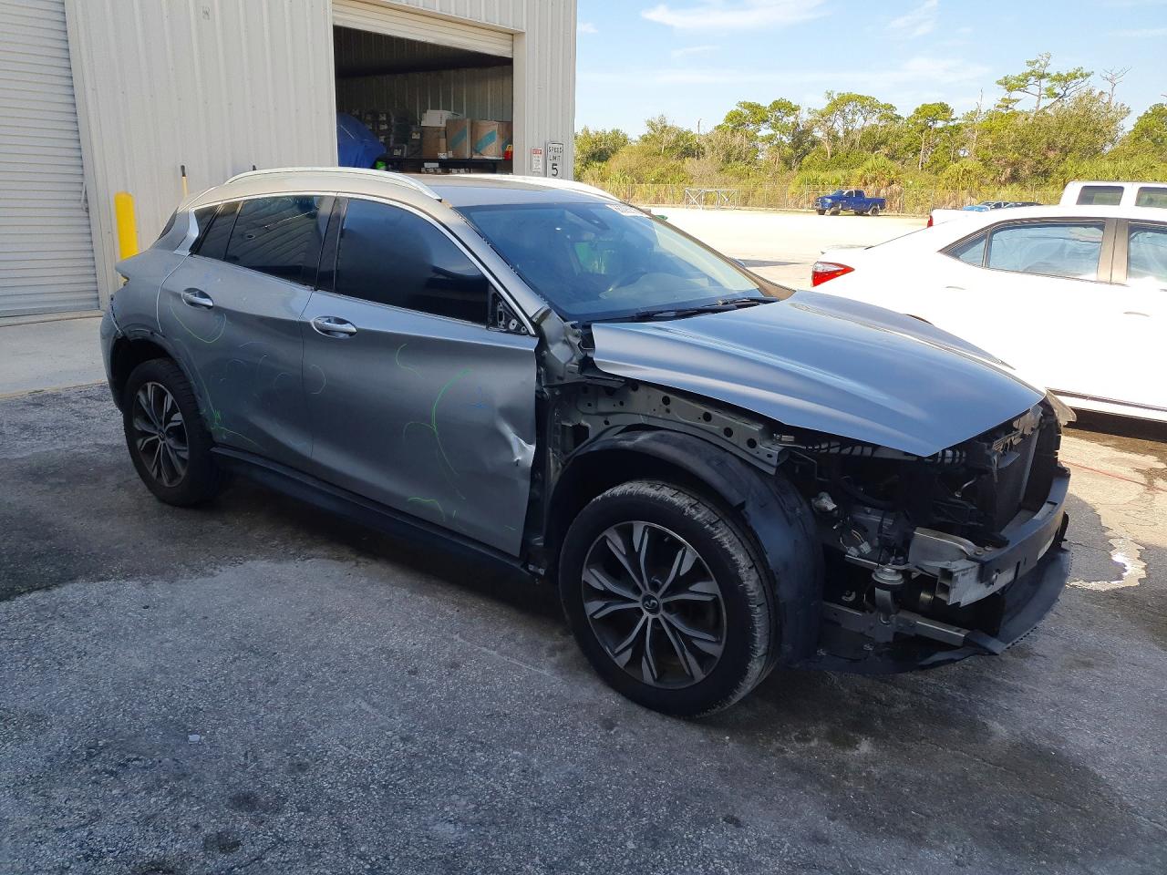 2017 INFINITI QX30 LUXURY — снимка 4