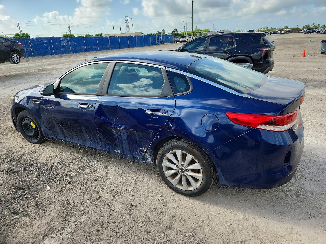 2017 KIA OPTIMA LX — снимка 2