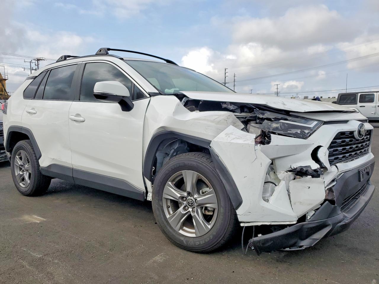 2023 TOYOTA RAV4 XLE — снимка 4
