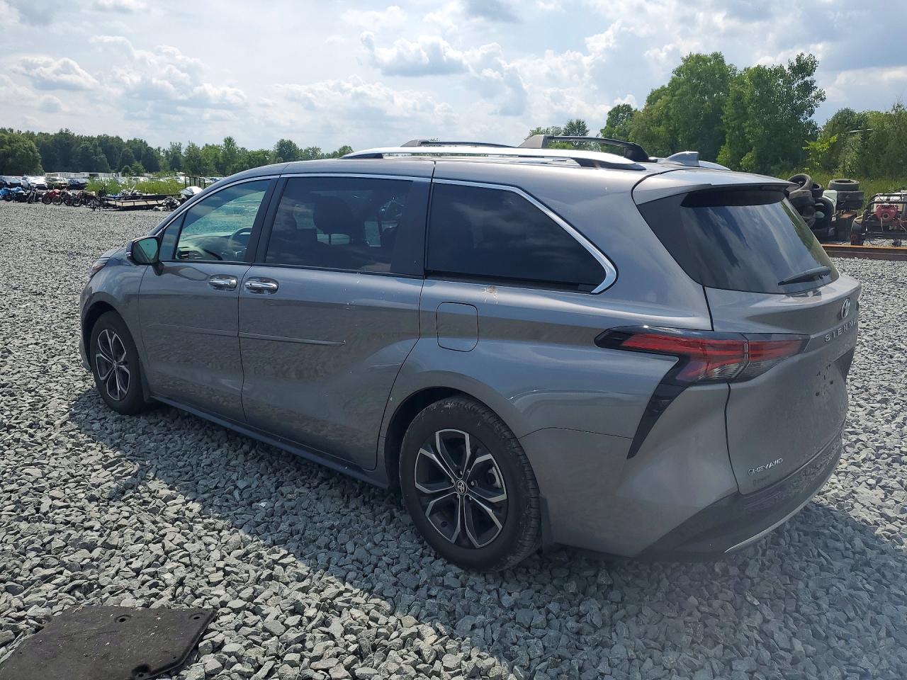 2026 TOYOTA SIENNA PLATINUM 7-PASSENGER — снимка 2