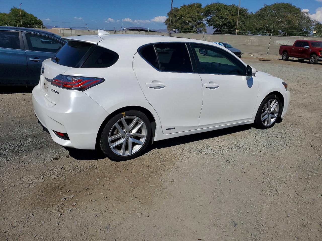 2017 LEXUS CT 200 — снимка 3
