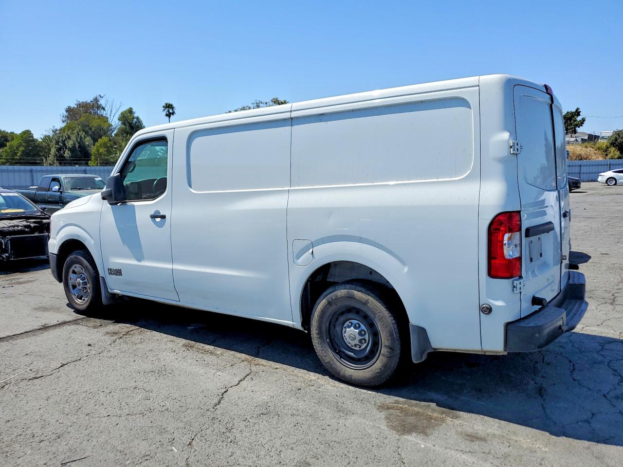 2018 NISSAN NV 2500 HD SV — снимка 2