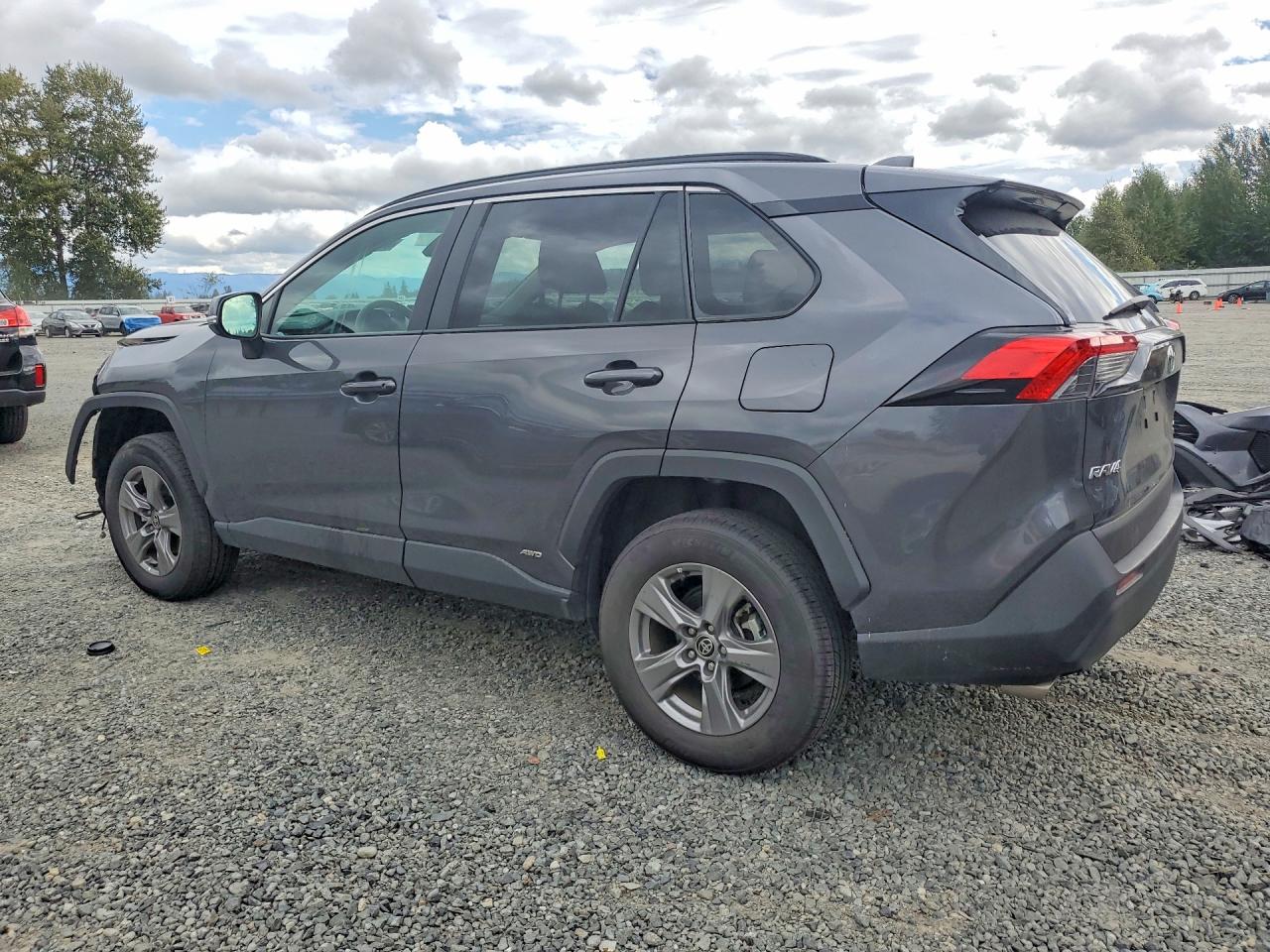 2024 TOYOTA RAV4 HYBRID XLE — снимка 2