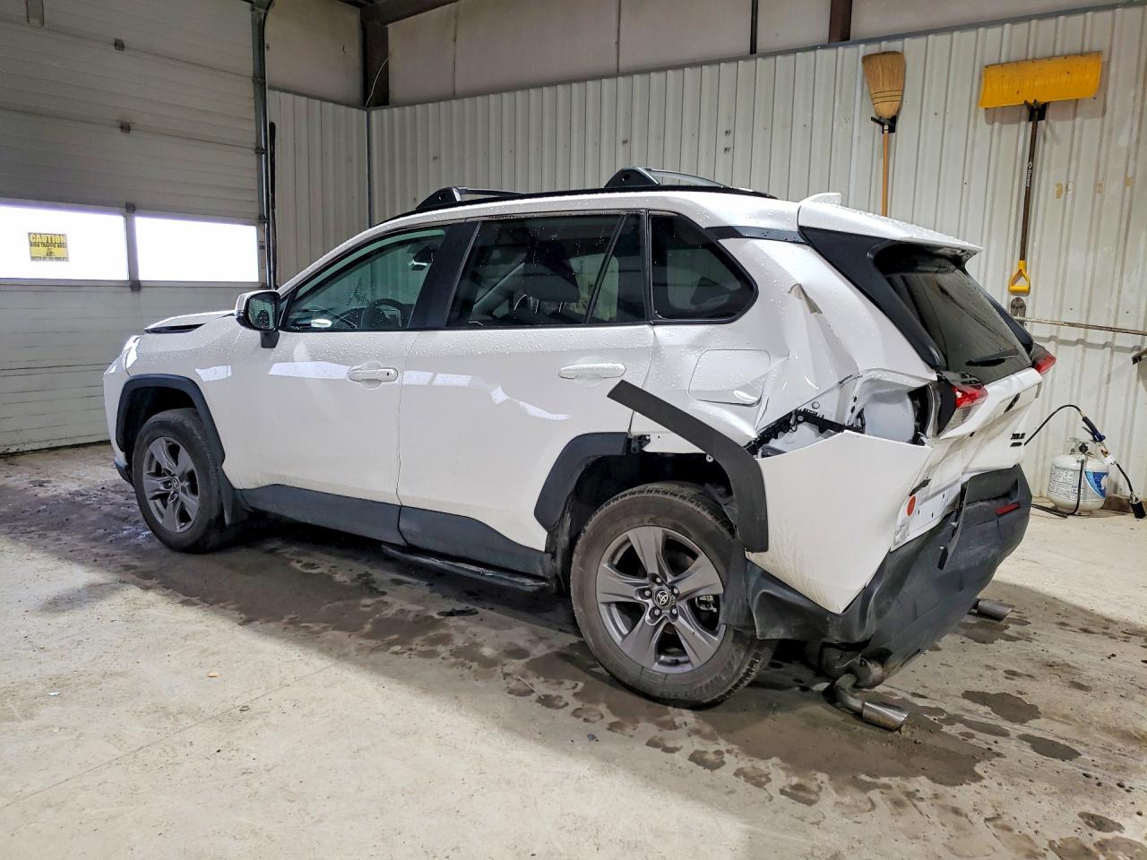 2024 TOYOTA RAV4 XLE — снимка 2