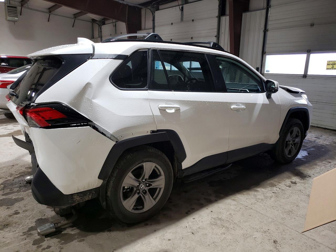 2024 TOYOTA RAV4 XLE — снимка 3