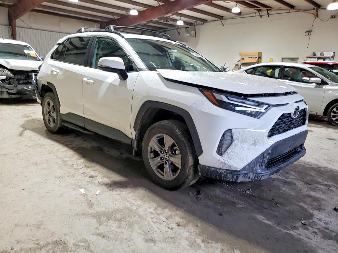 2024 TOYOTA RAV4 XLE — снимка 4