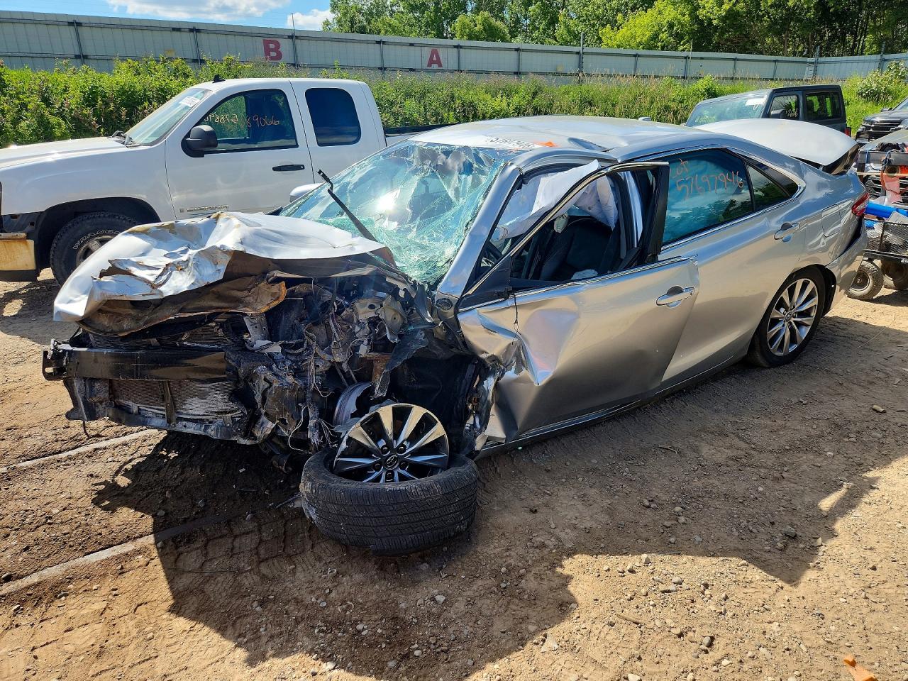 2016 TOYOTA CAMRY XLE