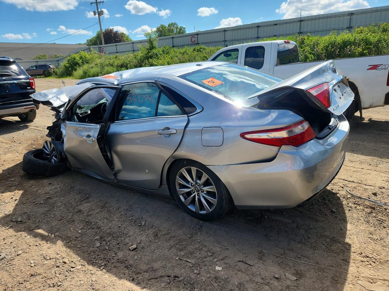 2016 TOYOTA CAMRY XLE — снимка 2