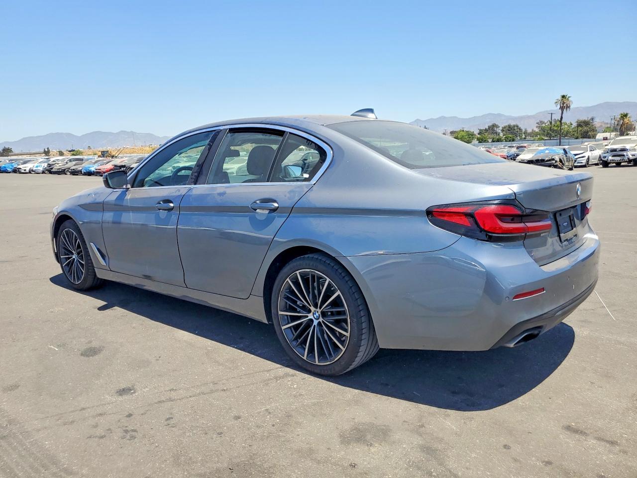 2022 BMW 530 I — снимка 2