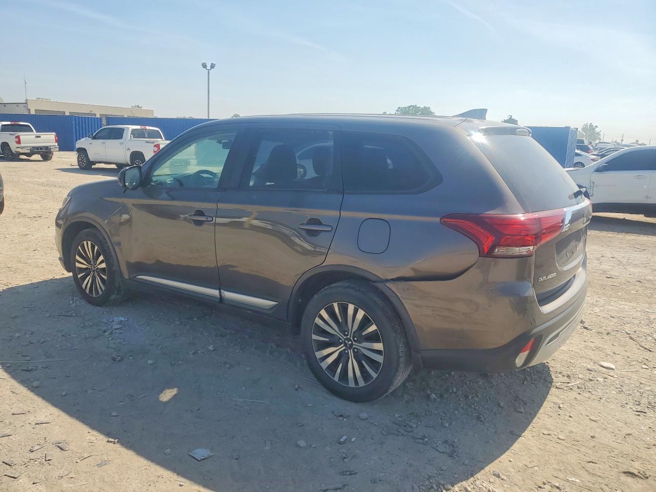 2020 MITSUBISHI OUTLANDER ES — снимка 2