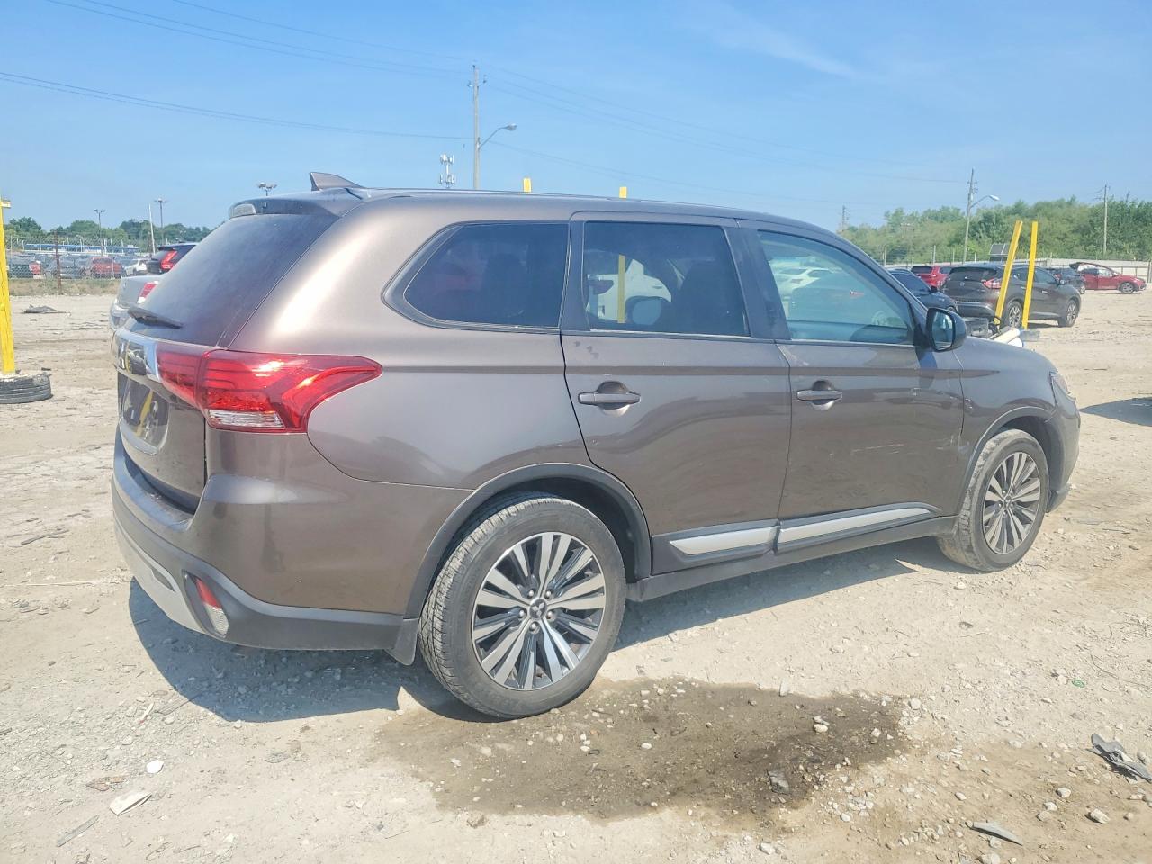2020 MITSUBISHI OUTLANDER ES — снимка 3