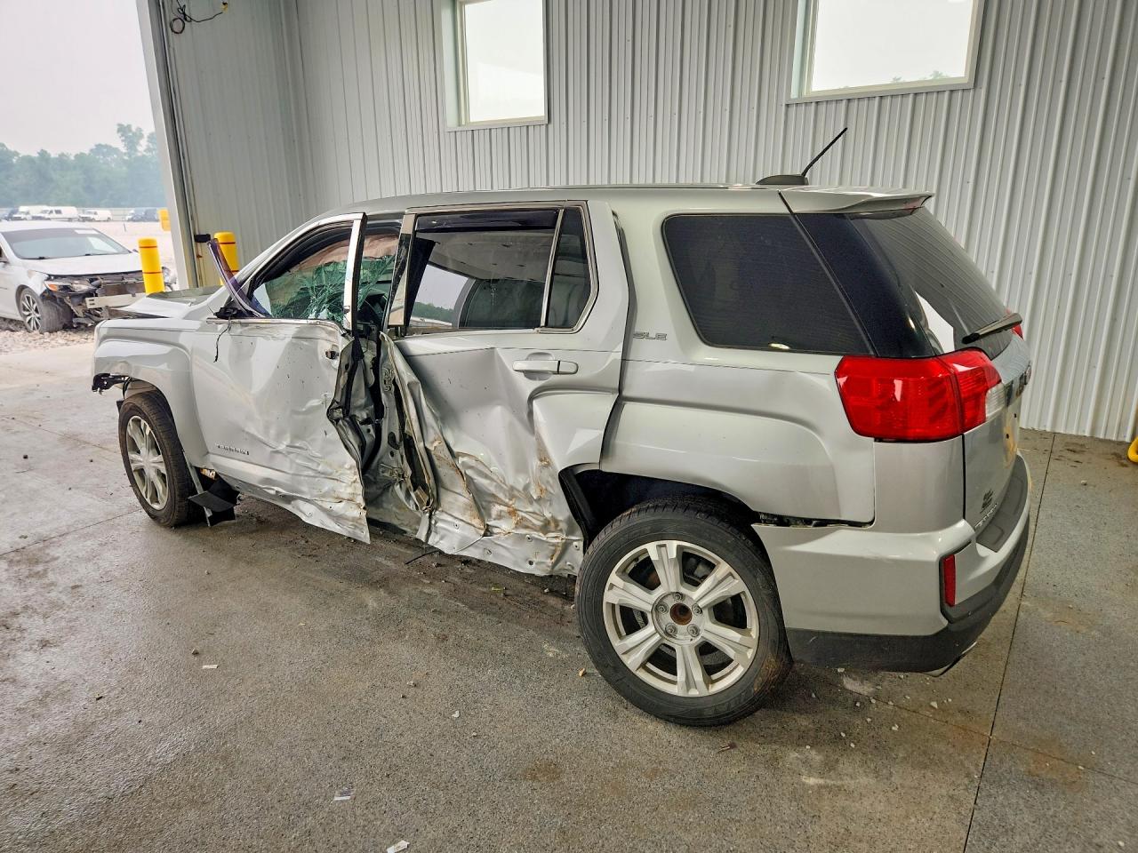2017 GMC TERRAIN SLE — снимка 2