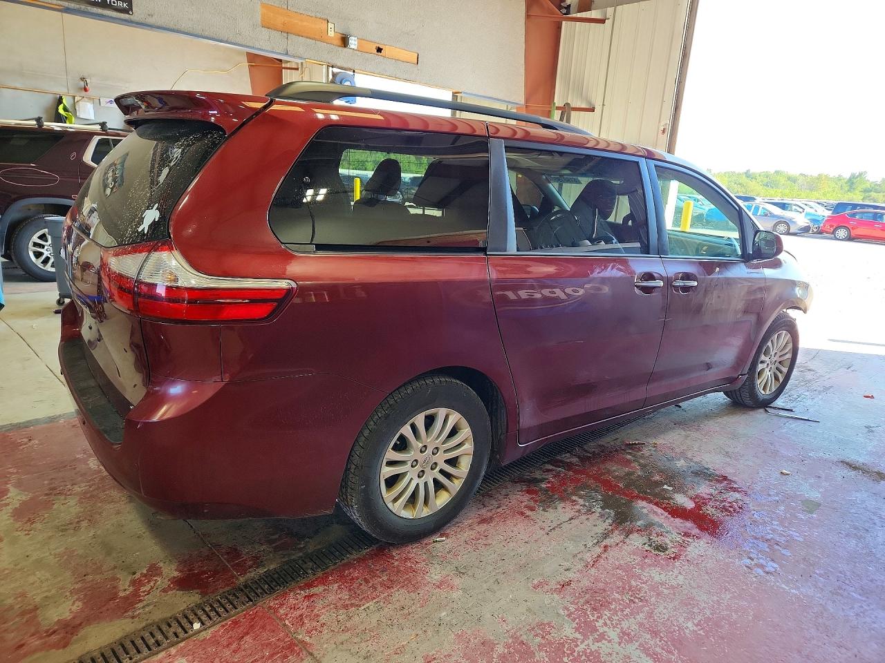 2015 TOYOTA SIENNA XLE 8-PASSENGER — снимка 3