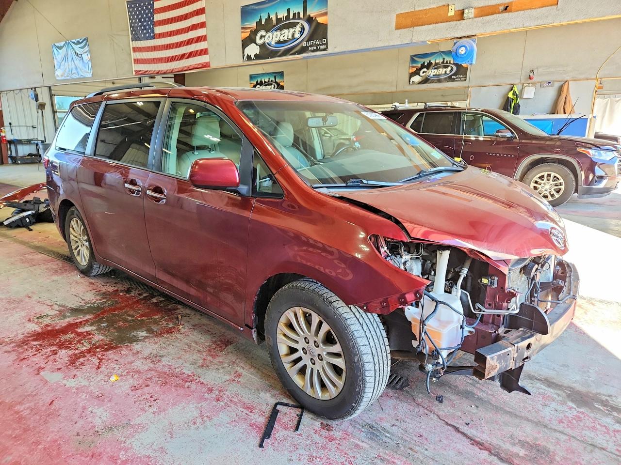 2015 TOYOTA SIENNA XLE 8-PASSENGER — снимка 4