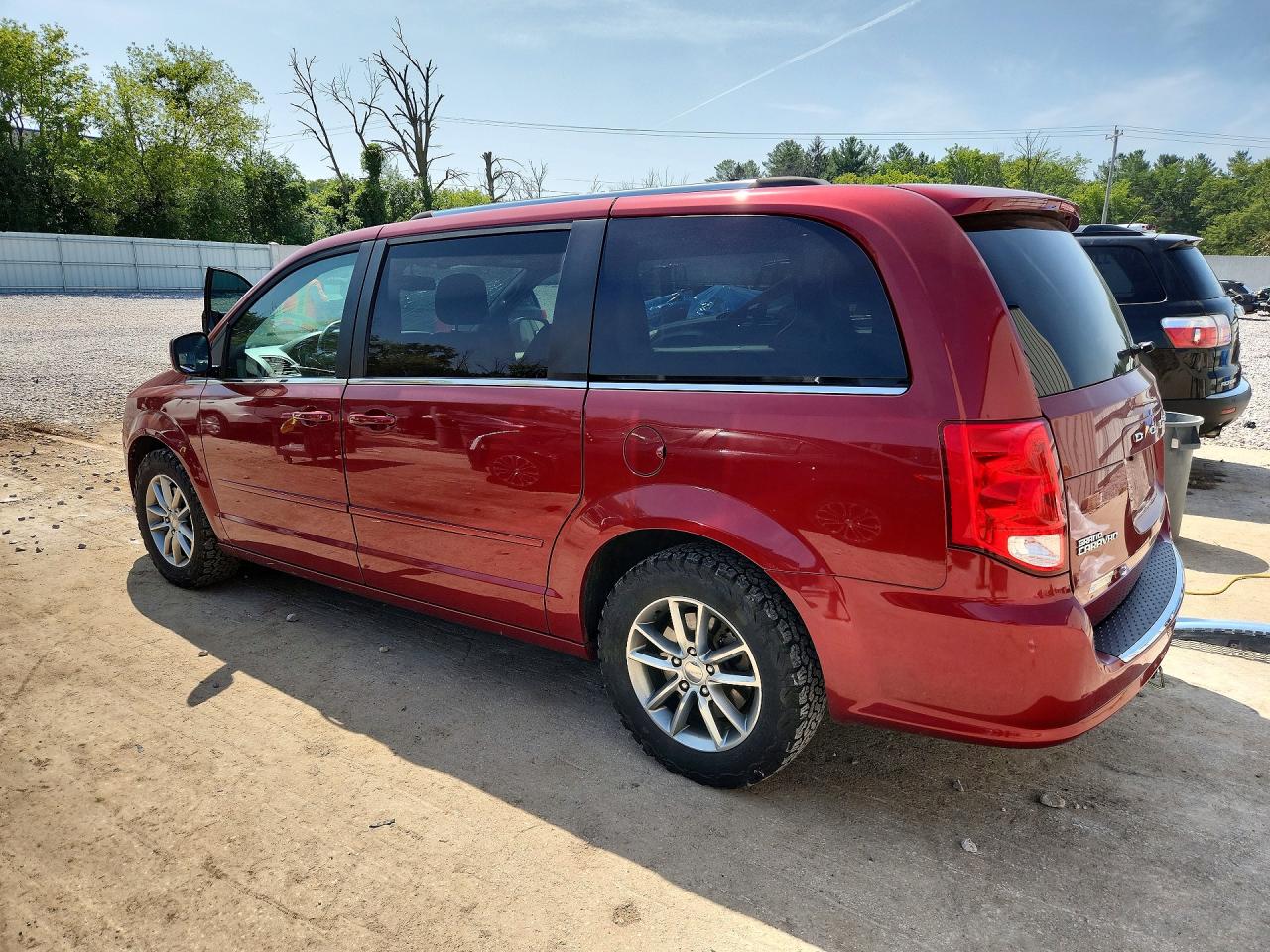 2015 DODGE GRAND CARAVAN SXT — снимка 2