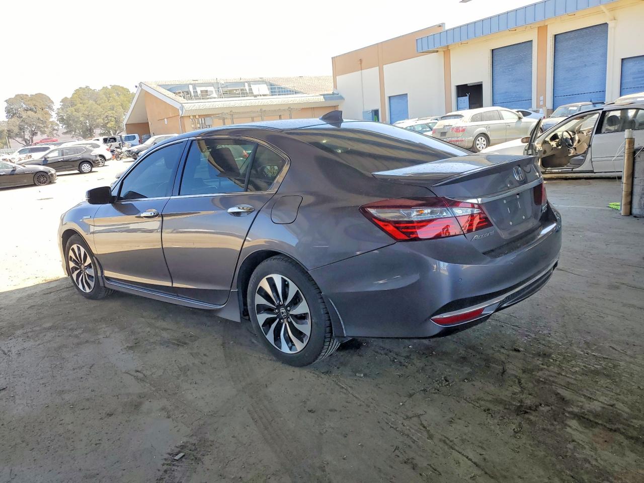 2017 HONDA ACCORD TOURING HYBRID — снимка 2