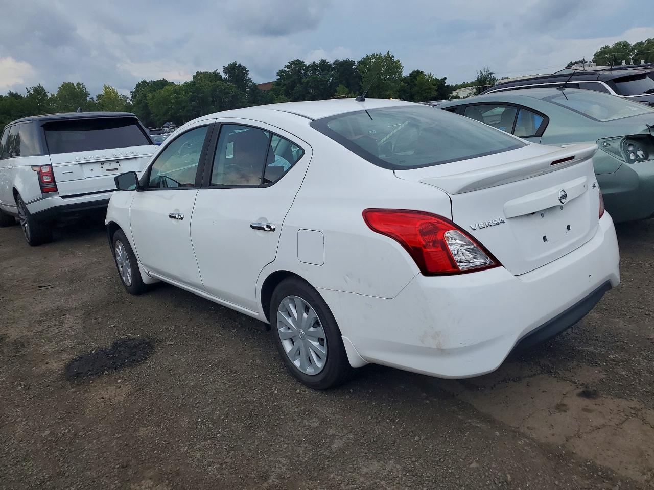 2019 NISSAN VERSA SV — снимка 2