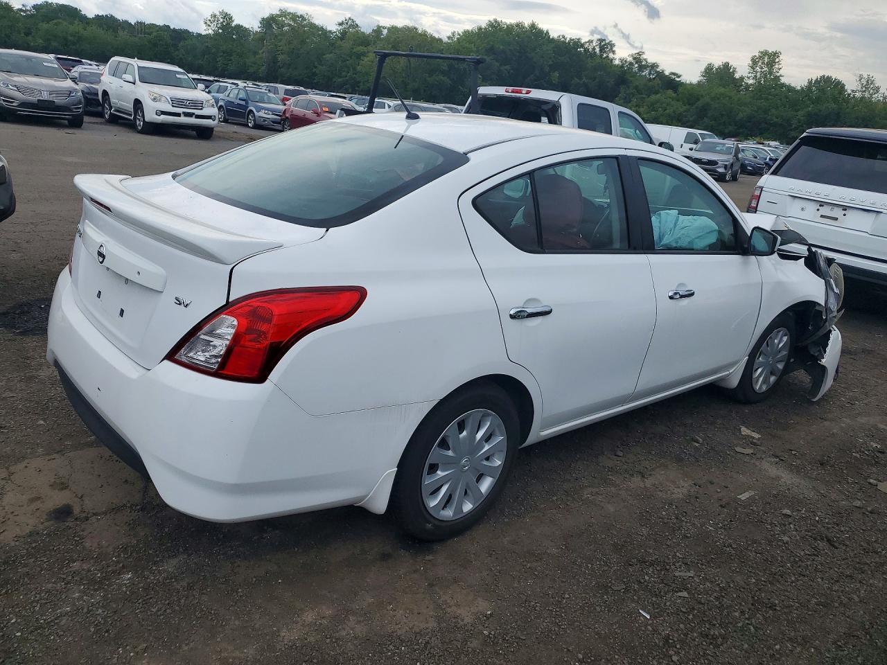 2019 NISSAN VERSA SV — снимка 3