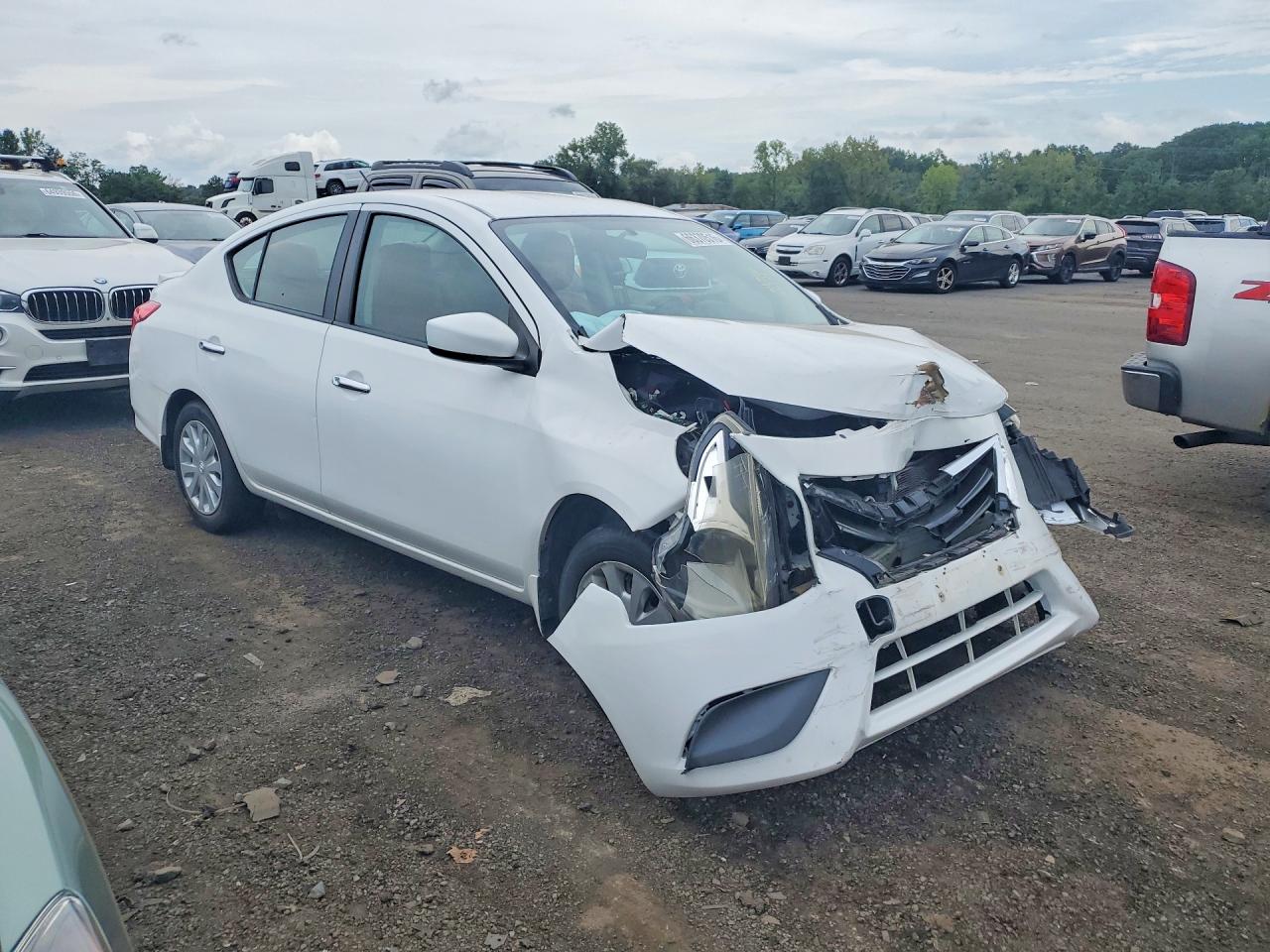 2019 NISSAN VERSA SV — снимка 4