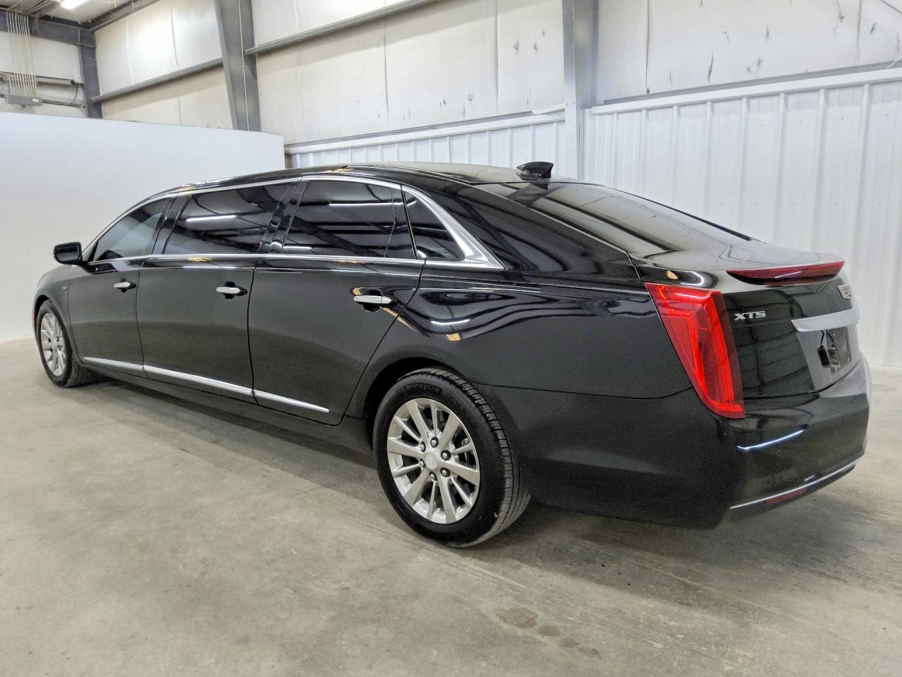 2016 CADILLAC XTS LIMOUSINE — снимка 2