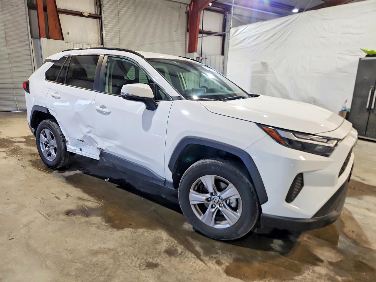 2025 TOYOTA RAV4 XLE — снимка 4