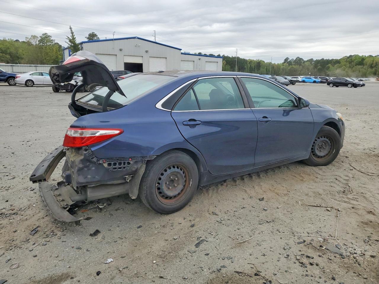 2015 TOYOTA CAMRY LE — снимка 3