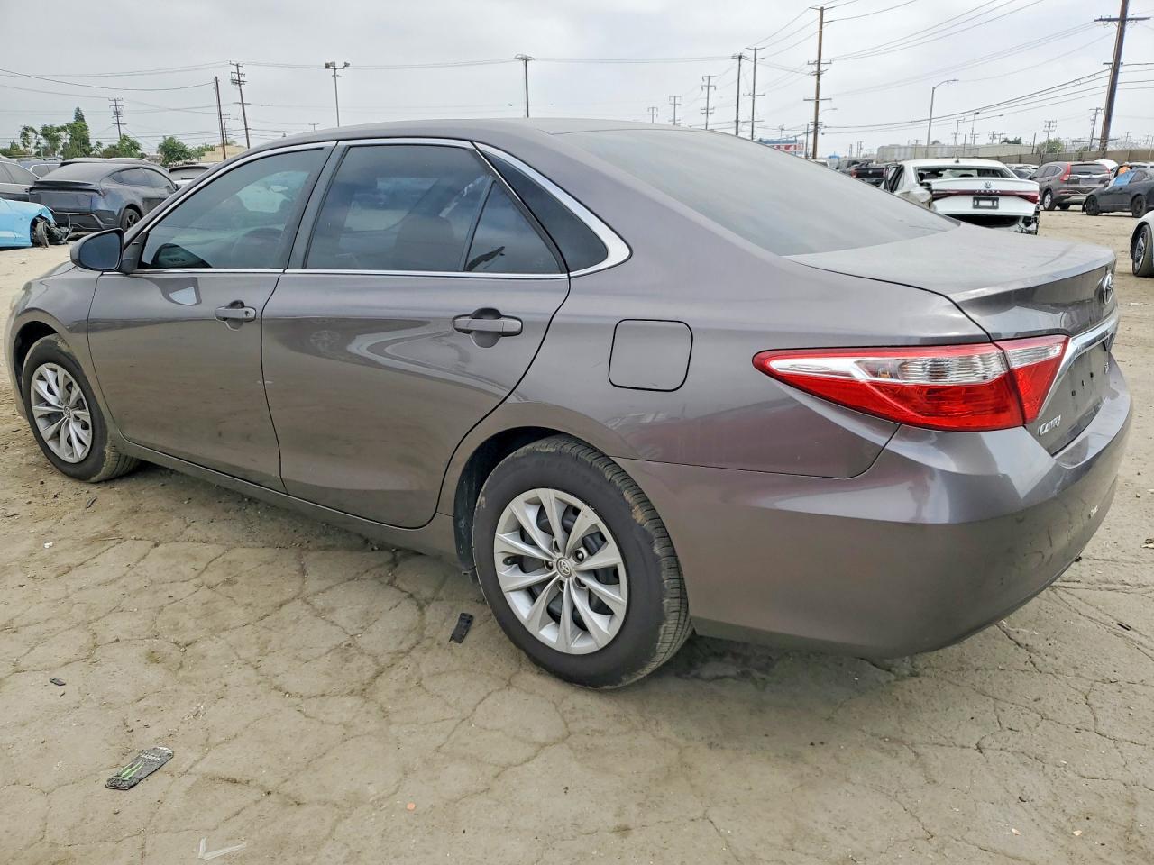2016 TOYOTA CAMRY LE — снимка 2