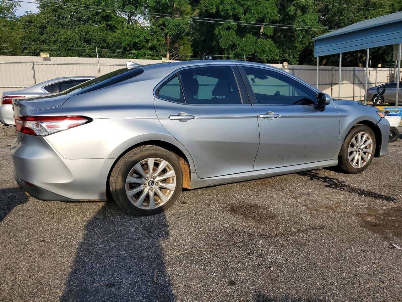 2019 TOYOTA CAMRY LE — снимка 3