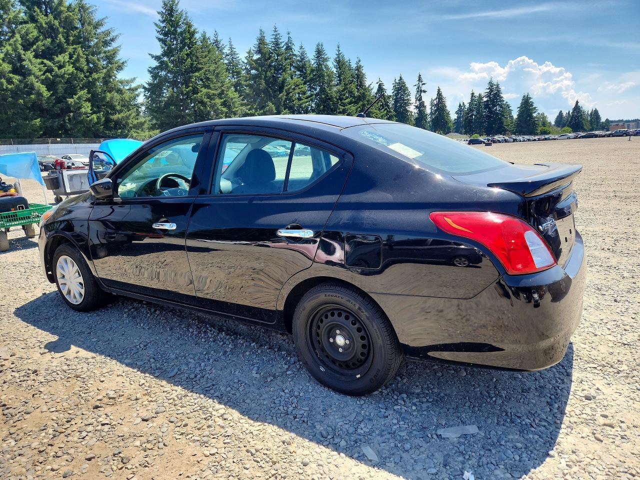 2018 NISSAN VERSA SV — снимка 2
