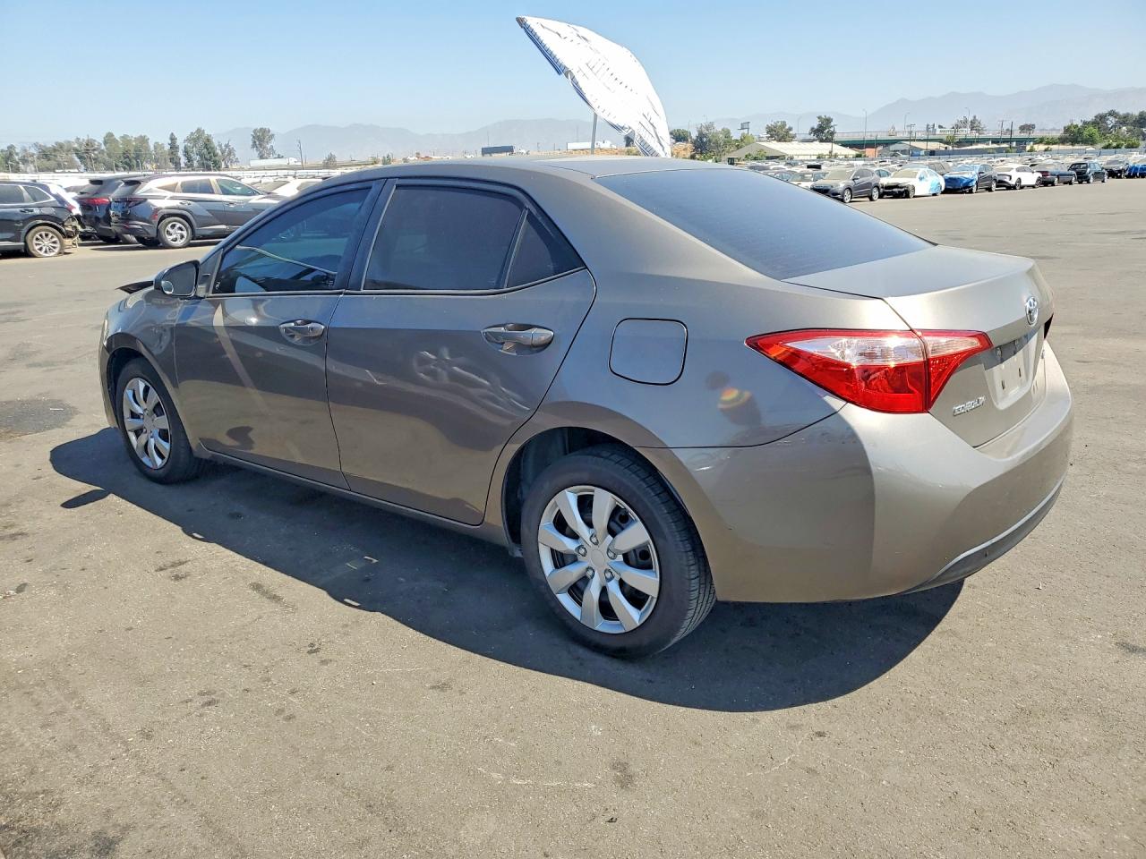 2017 TOYOTA COROLLA LE — снимка 2